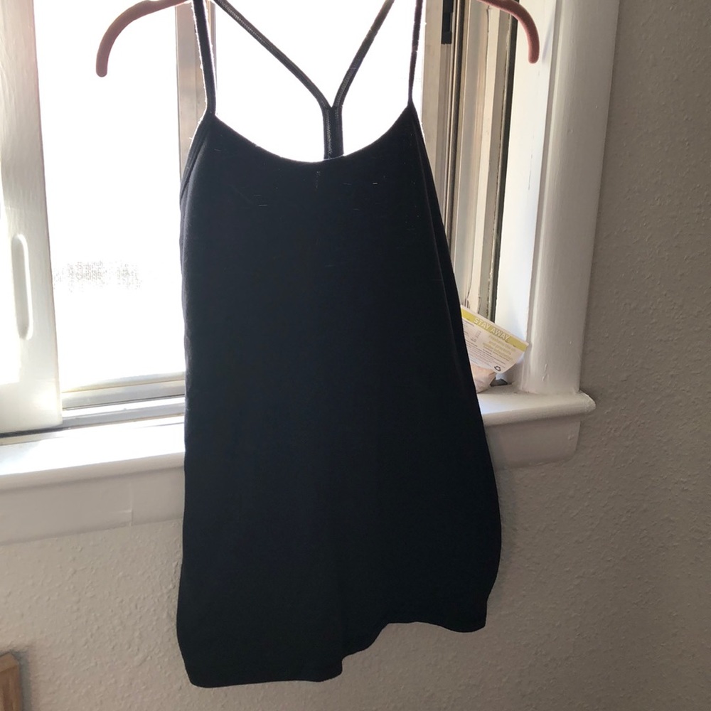 💛 Lululemon power y tank black w bra